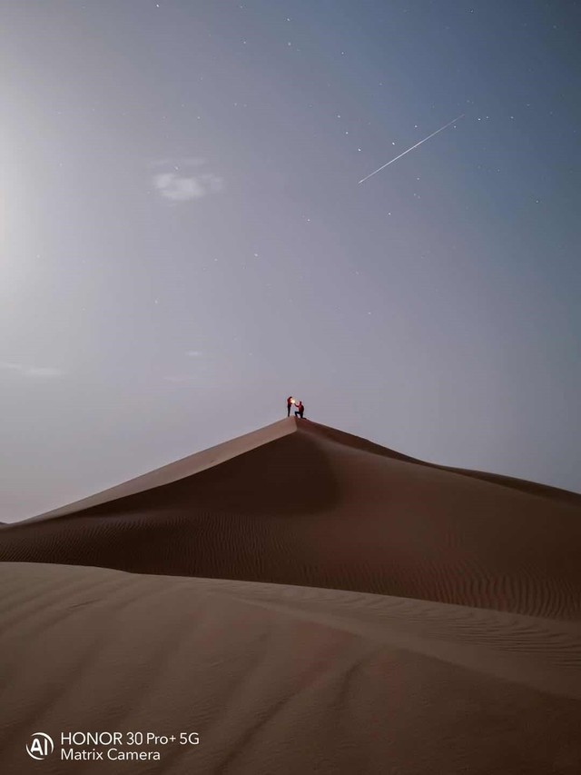 荣耀30系列记录流星雨 视觉盛宴浪漫至极