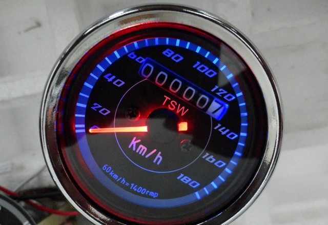 电动车仪表欢乐多!一不小心就“起飞”?